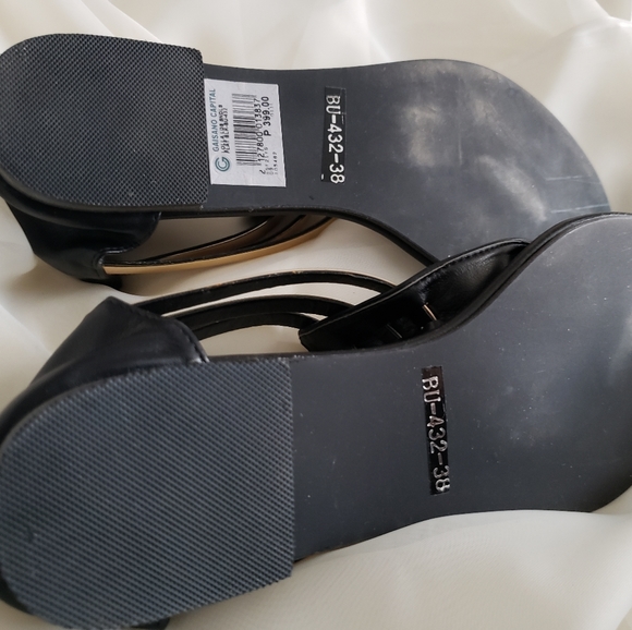 NEW sandals with gold accent - Picture 4 of 4